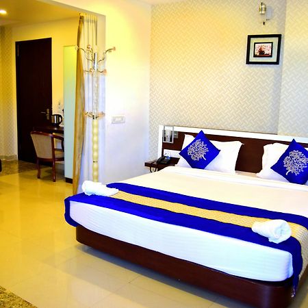 Hotel Landmark Bhubaneswar Exterior photo